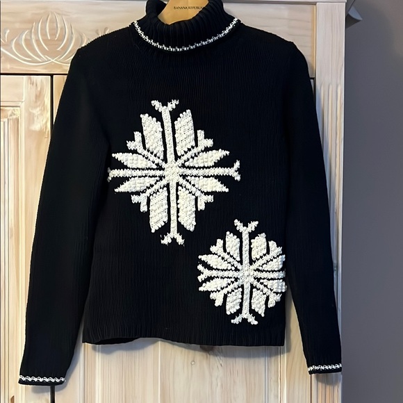 Banana Republic Black and White Cowl Neck Turtleneck Sweater - Picture 1 of 1